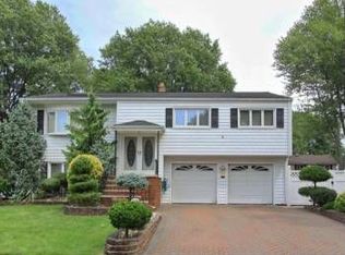 75 Nassau St, Clark, NJ 07066