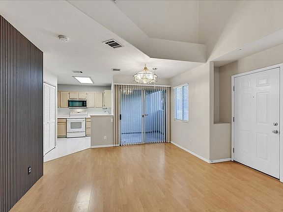 5th image of 1029 Allure Dr