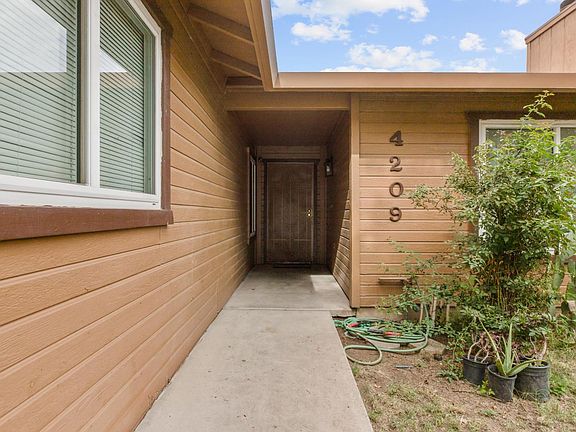 3rd image of 4209 Prairie Creek Way