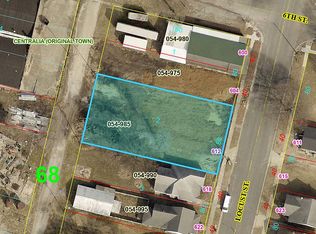 612 S Locust St, Centralia, IL 62801