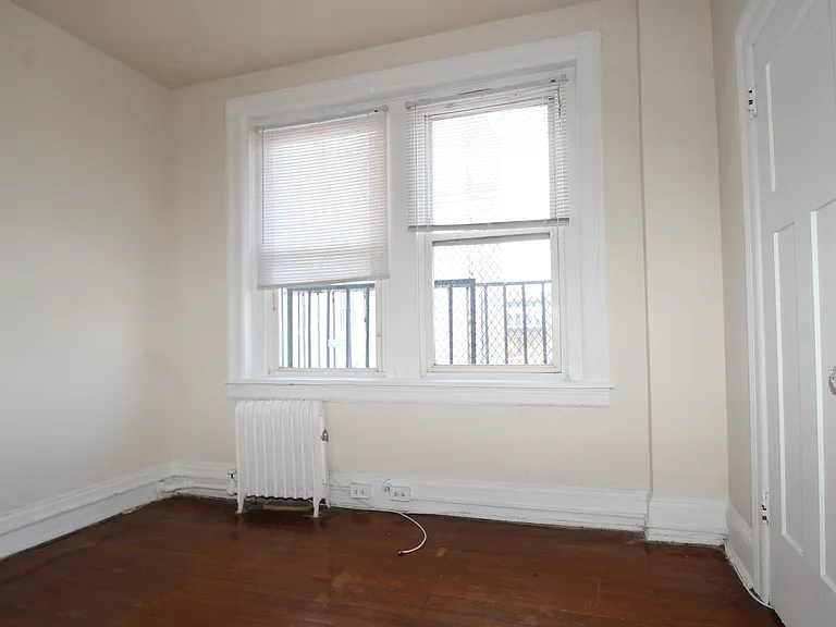 Avon Apartments — Photo 7