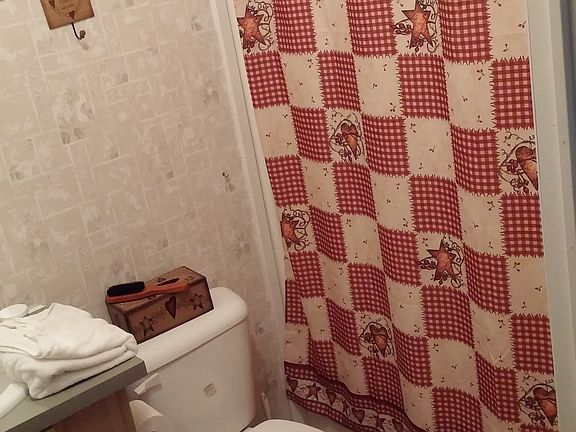 2nd image of 125 Hitch Pond Cir