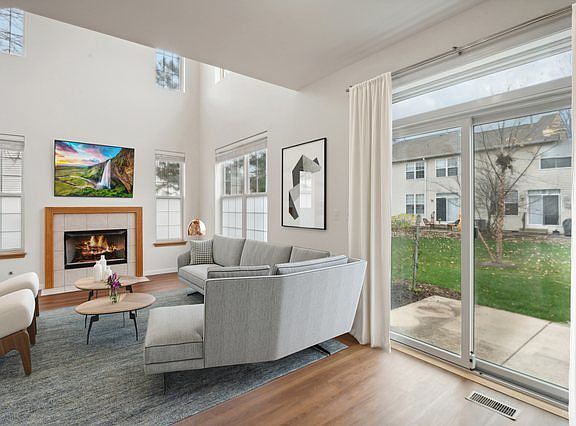 4th image of 2810 White Thorn Cir