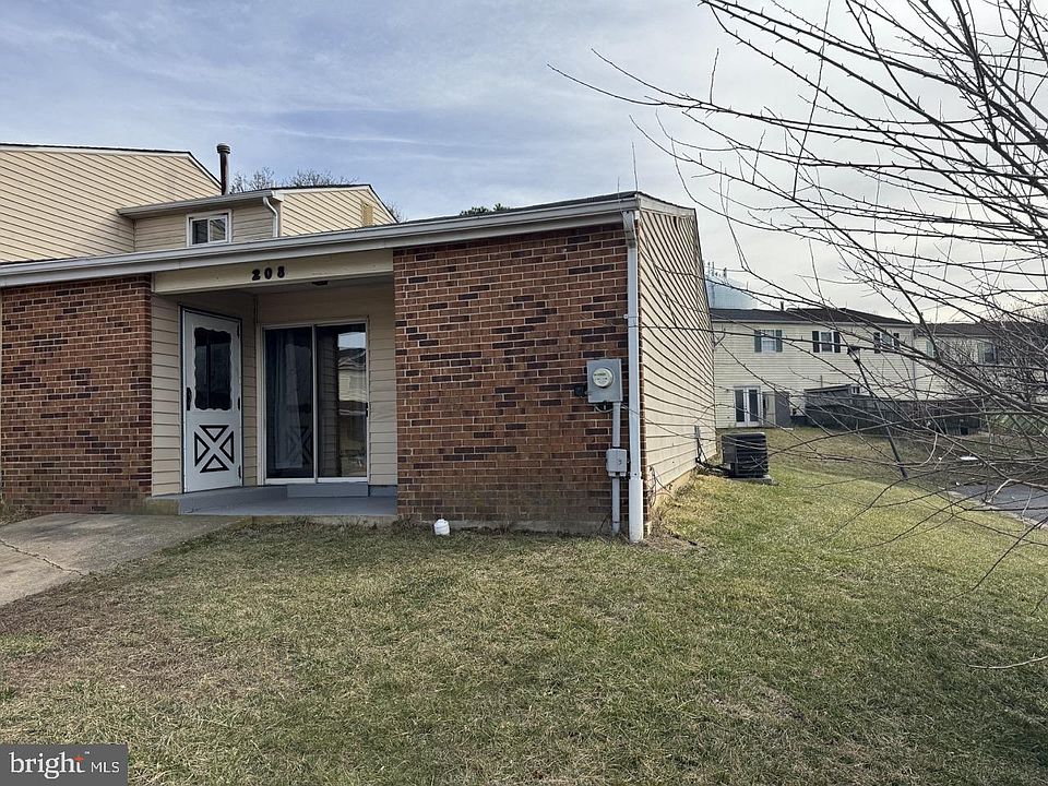 1st image of 208 W Beaver Ct