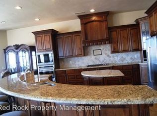 1933 E View Point Dr, Saint George, UT 84790