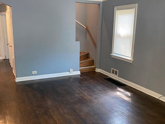 3rd image of 9949 S Bensley Ave