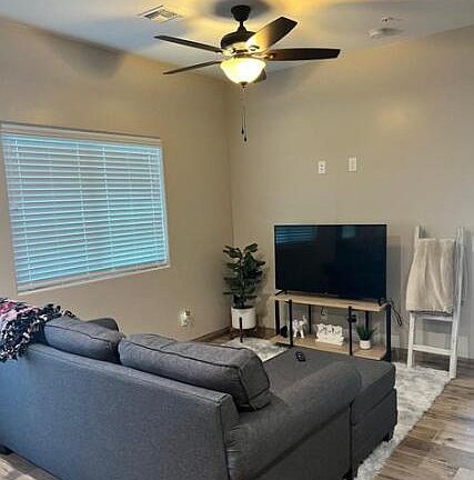 4th image of 2685 Palisades Dr #D