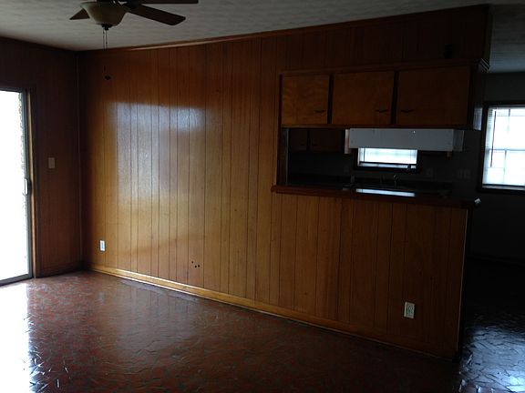 3rd image of 1849 Cornelia Ln