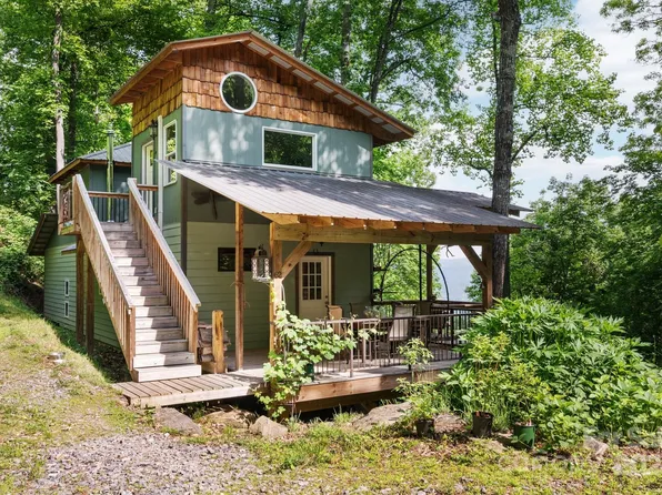 62 Will Campbell Rd, Swannanoa, NC 28778