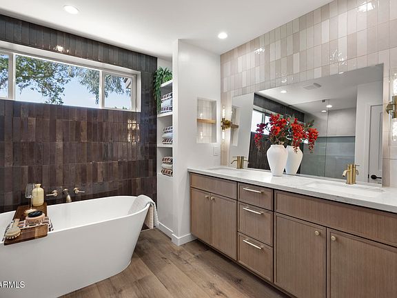3rd image of 519 N REDONDO Drive N