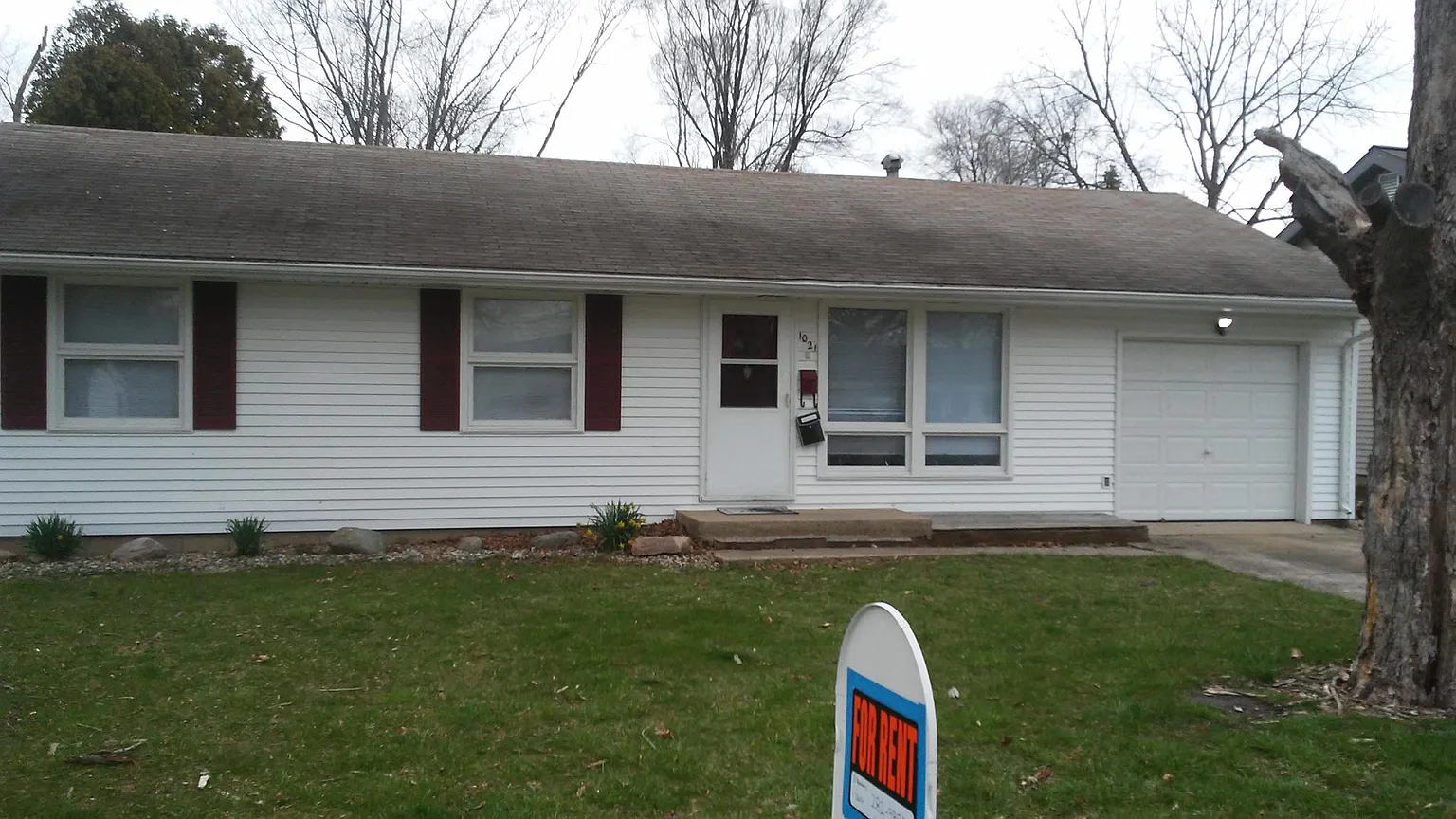 1021 Englewood Dr photo 1