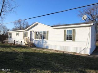 7165 Seventeen Mile Rd NE, Cedar Springs, MI 49319