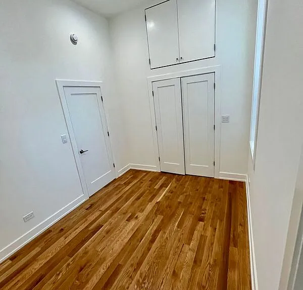 1924 S Throop St #1 — Photo 9