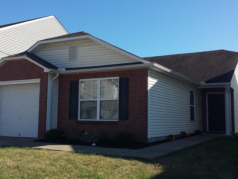 1st image of 2821 Creekbend Dr
