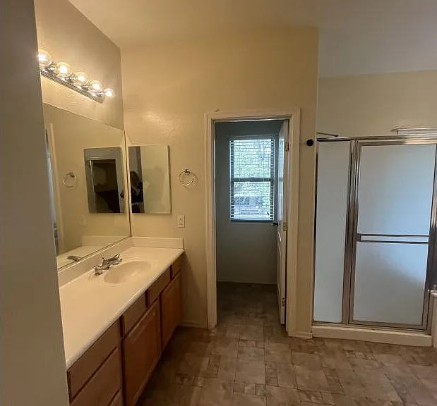 576 E Julian Dr — Photo 27