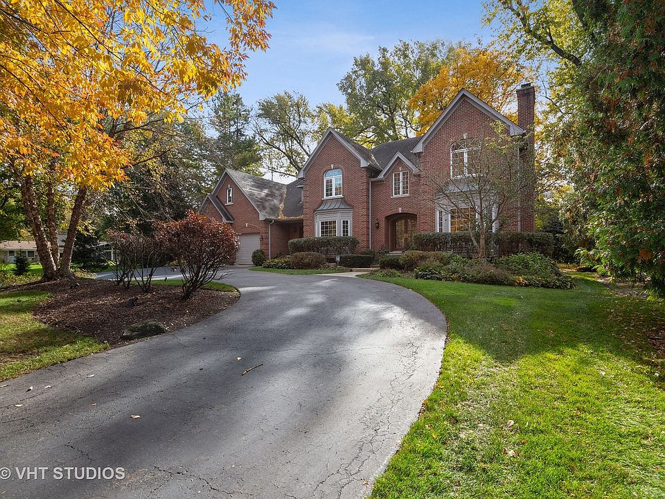 1st image of 33 Essex Ln