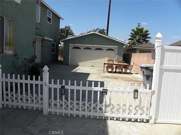 4th image of 4611 Leonis St