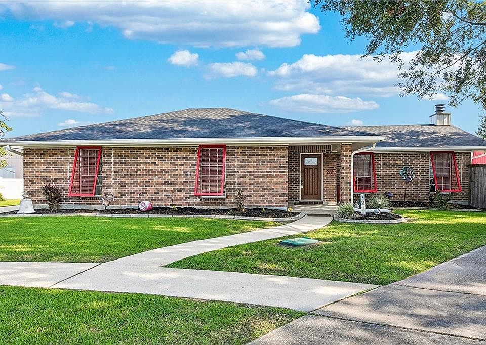 1st image of 22 Grandbay Ct