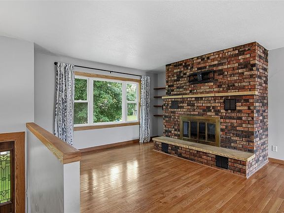 5th image of 915 W Marshall Street