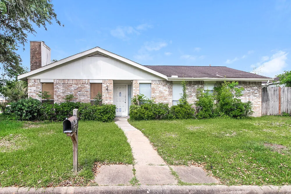 3 bed, 2.0 bath, 1708 sqft, $2,020 — Photo 1