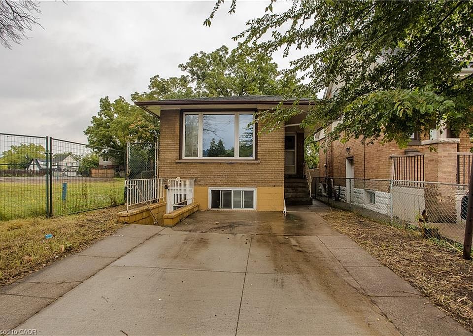 1st image of 307 Dunsmure Rd