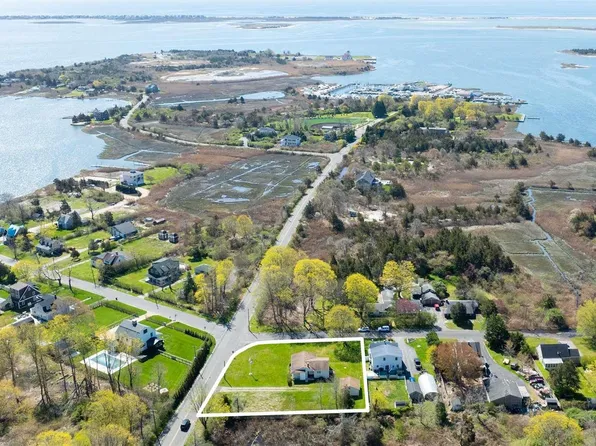 88 Atlantic Avenue, East Moriches, NY 11940