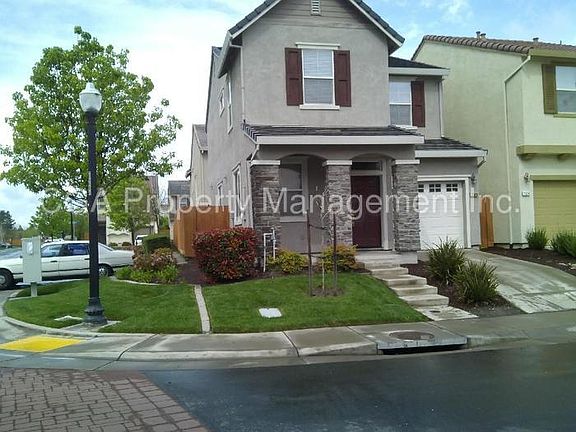 2nd image of 2560 Gooseberry Cir