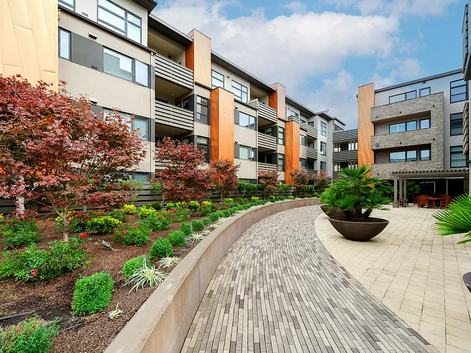 1838 Ogden Dr #413