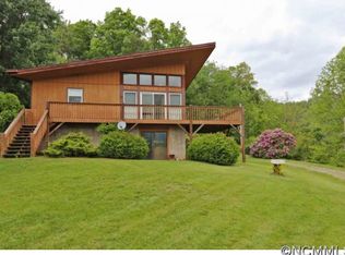 28 Hampshire Ln, Canton, NC 28716