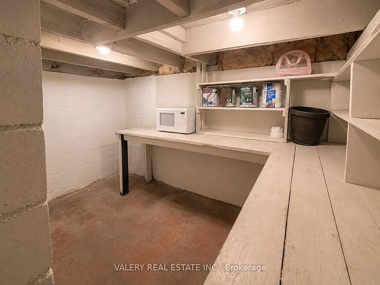 1058 Moy Ave — Photo 21
