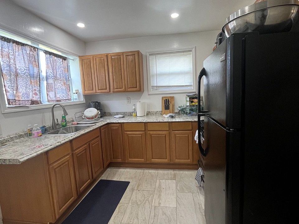 1st image of 365 1st St Floor 1