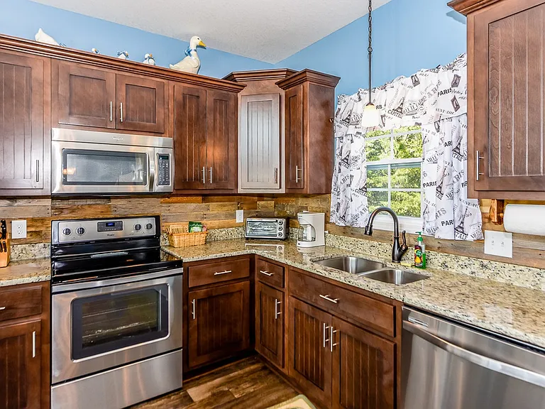 527 Hook Cir — Photo 10
