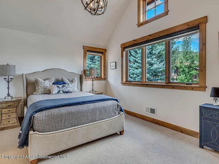 138 Club Lodge Dr — Photo 25