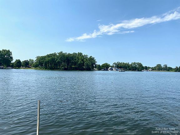 3rd image of 16206 Crest Dr