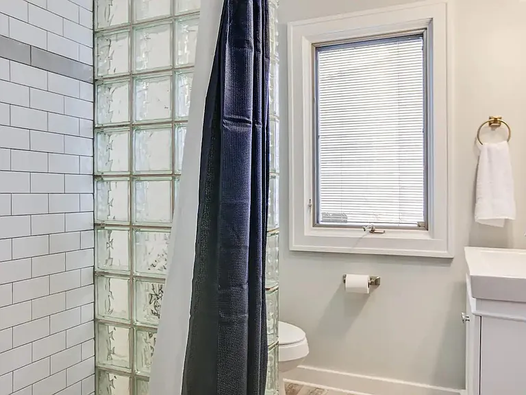 1033 Riverside Dr — Photo 14