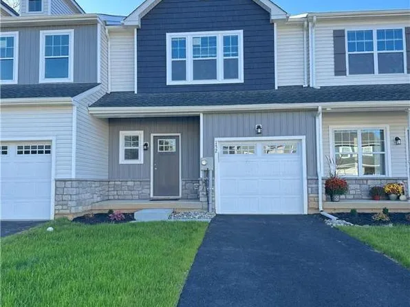 132 Scotty Dr #70, Easton, PA 18045