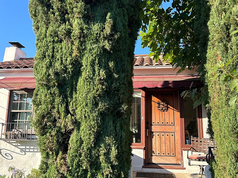 2510 De La Vina St — Photo 8
