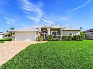 2031 Ottersrest Ln, Cape Coral, FL 33990