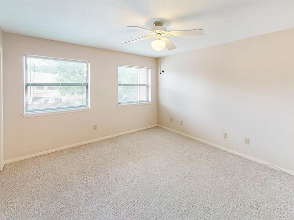 4th image of 2807 Wildflower Dr #Drive6