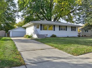 220 Bel Aire Dr, Waukee, IA 50263