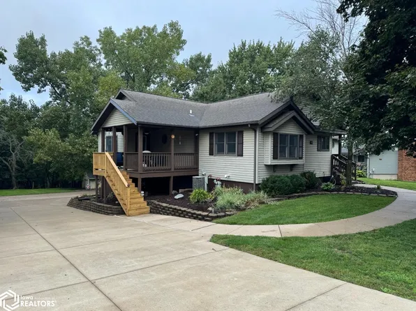 108 Hickory Ln, Coon Rapids, IA 50058
