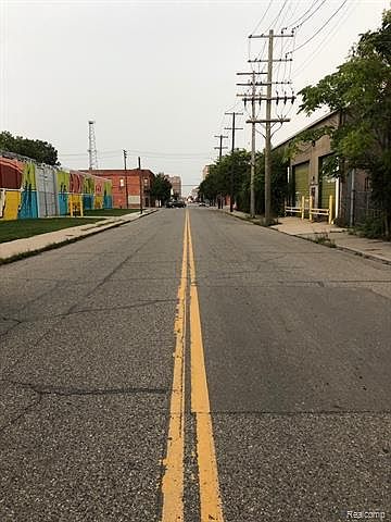 2nd image of 545 E Milwaukee St