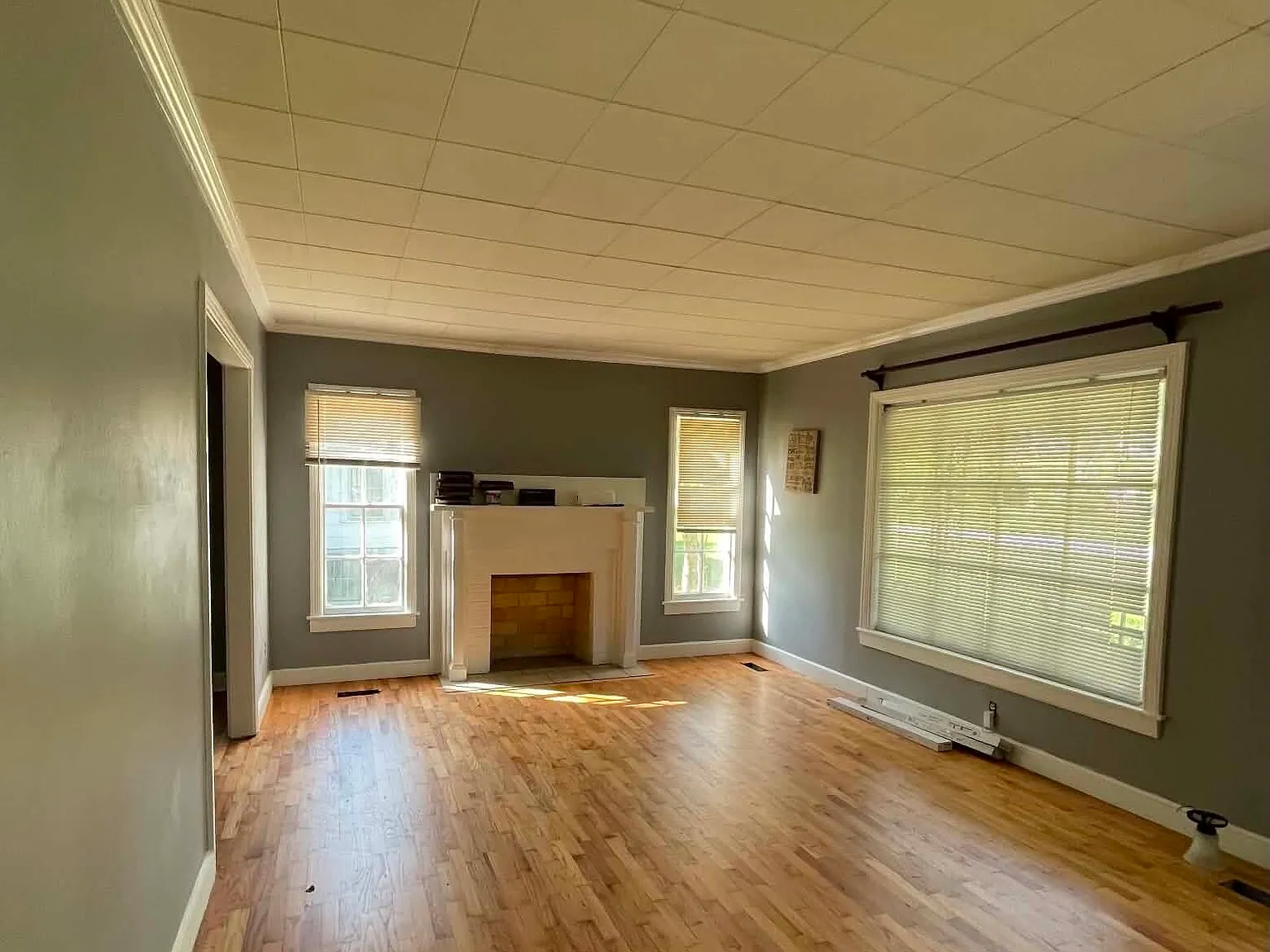 2 bed, 1.0 bath, 1089 sqft, $1,275 — Photo 3