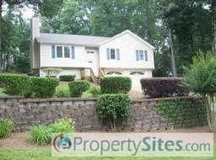403 Walnut Dr, Woodstock, GA 30189