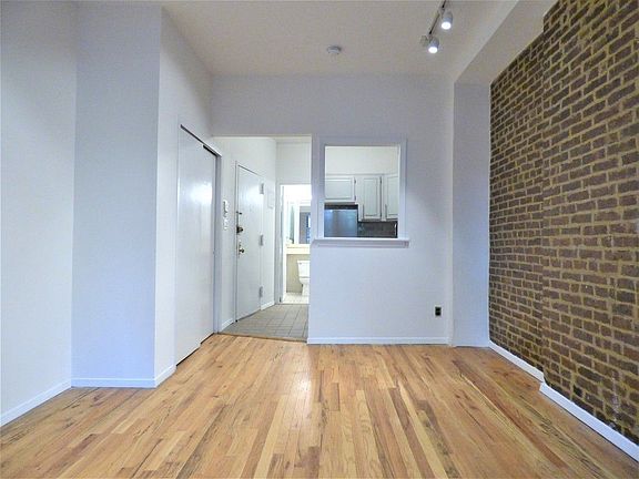 4th image of 1733 2nd Ave #3W