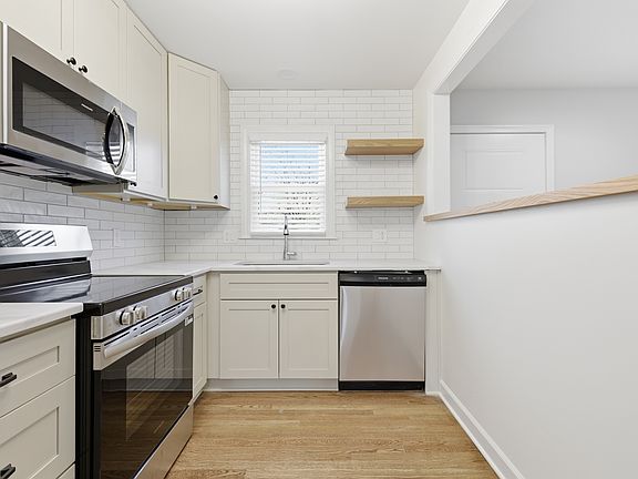 5th image of 7304 Beverly St