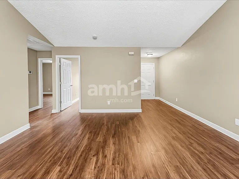 2310 Devonshire Dr — Photo 7
