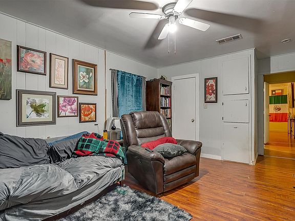 4th image of 1109 Chase Ave