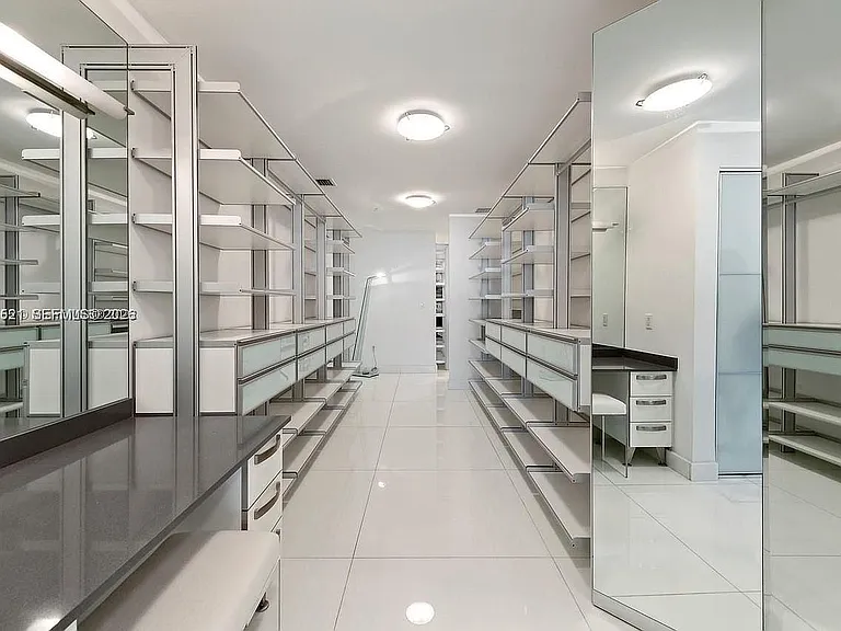 1040 Biscayne Blvd #Penthouse 4403 — Photo 4