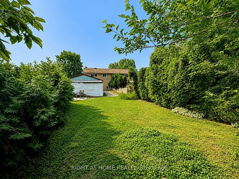 238 Burnside Dr — Photo 15